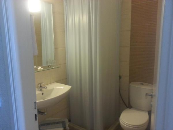 Dimitra Hotel : photo 4 de la chambre chambre double ou lits jumeaux - vue partielle sur mer