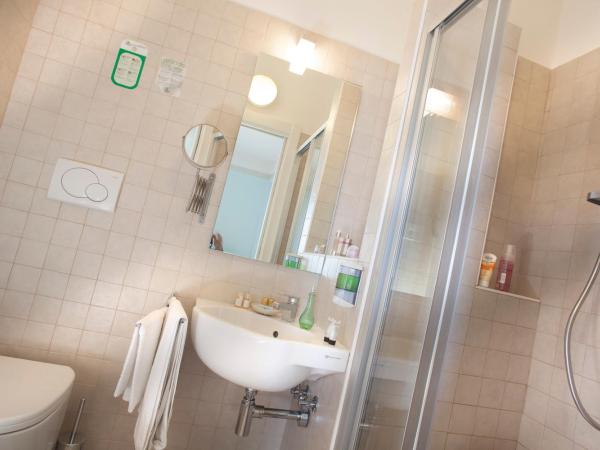 Hotel Cadiz : photo 6 de la chambre chambre quadruple