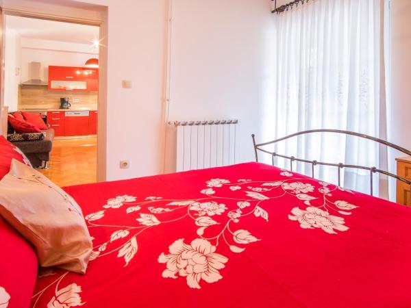 Guesthouse Villa Maria : photo 6 de la chambre appartement de luxe avec terrasse