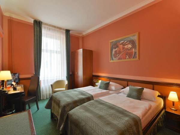 Hotel Hastal Prague Old Town : photo 3 de la chambre chambre double ou lits jumeaux classique