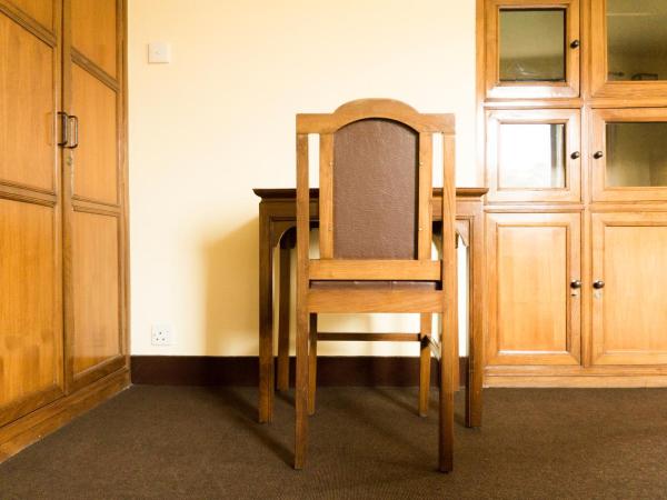 Swayambhu View Guest House : photo 5 de la chambre chambre lits jumeaux - vue sur montagne