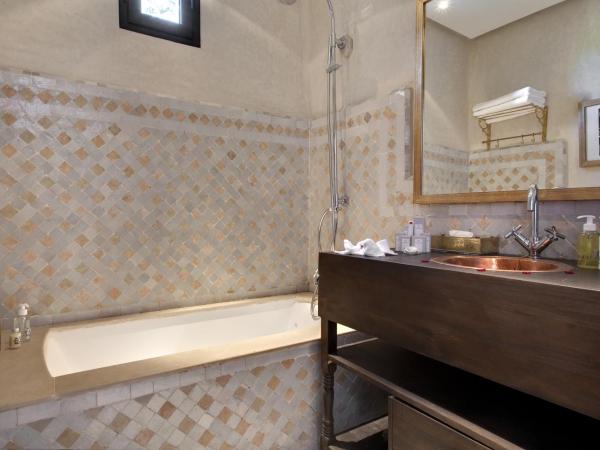 Palais de l'O - Maison d'hôtes : photo 4 de la chambre chambre double ou lits jumeaux