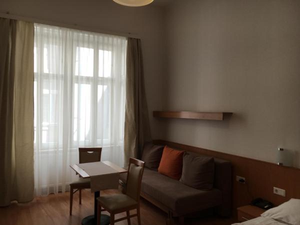 Pension Ani-Falstaff : photo 8 de la chambre chambre quadruple