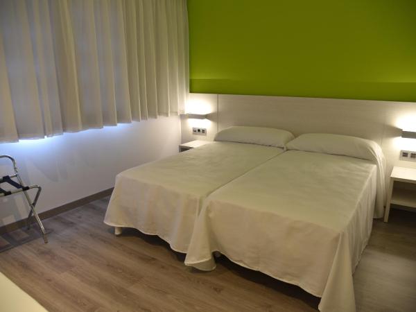 Hotel Julimar : photo 5 de la chambre chambre triple standard