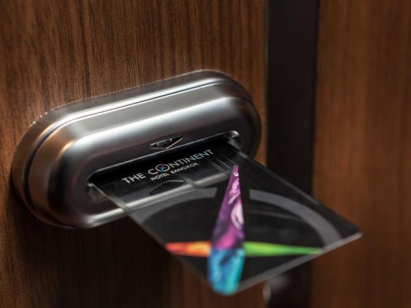 The Continent Hotel Sukhumvit - Asok BTS Bangkok by Compass Hospitality : photo 10 de la chambre chambre double premier avec vue sur la ville