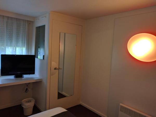 Campanile Hôtel Auch : photo 8 de la chambre chambre lits jumeaux supérieure