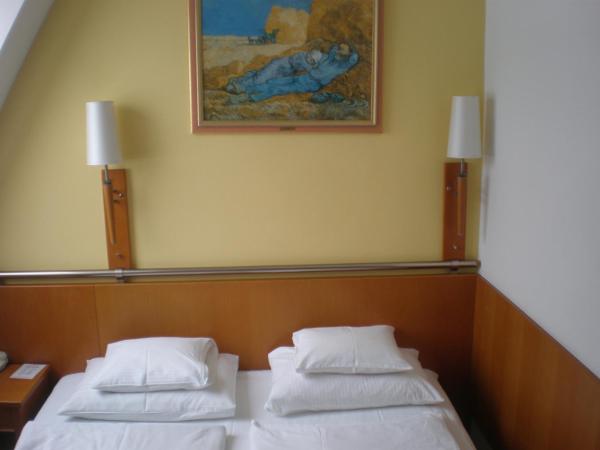 Hotel Veritas : photo 2 de la chambre chambre double Économique