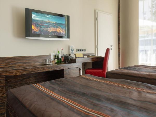 EA Hotel Crystal Palace : photo 6 de la chambre suite 2 chambres familiale (3 adultes)