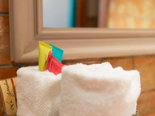 Le Jardin d'Emile : photo 1 de la chambre chambre double avec lit d'appoint - vue sur le jardin