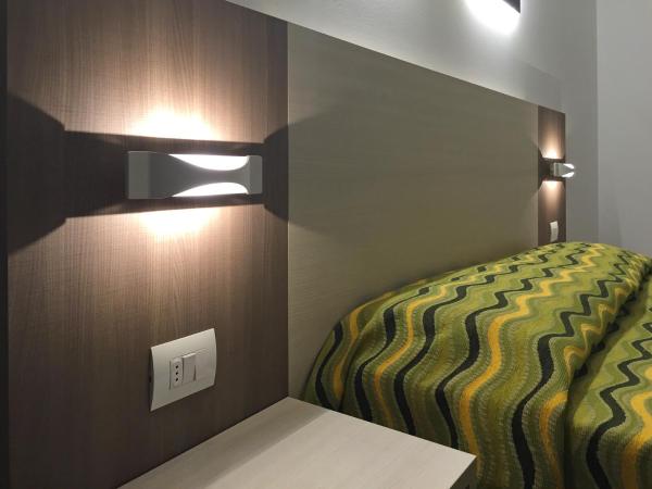 Hotel Montreal : photo 6 de la chambre chambre double