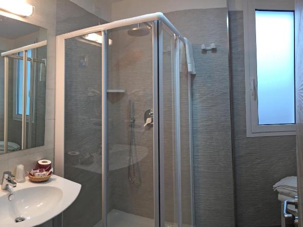 Hotel Montreal : photo 4 de la chambre chambre double