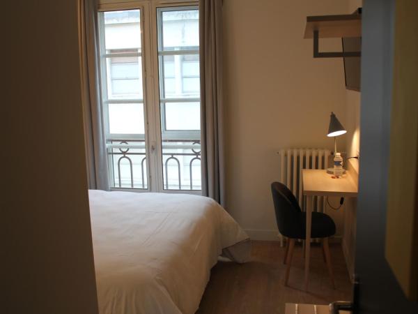 Hôtel La Fontaine Caen Centre : photo 8 de la chambre chambre double standard