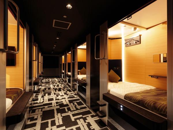 MyCUBE by MYSTAYS Asakusa Kuramae : photo 8 de la chambre capsule room for male - house keeping is optional with additional cost