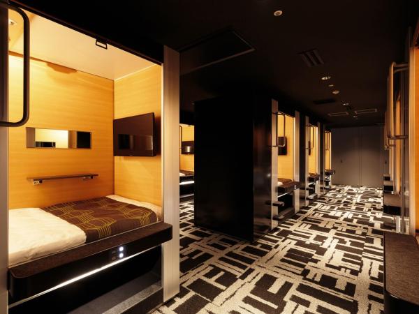 MyCUBE by MYSTAYS Asakusa Kuramae : photo 3 de la chambre capsule room for male - house keeping is optional with additional cost