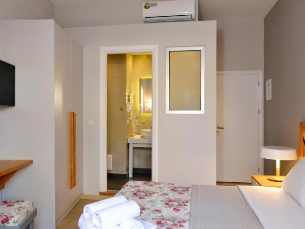 Elia Dorotheou : photo 4 de la chambre chambre classique avec balcon