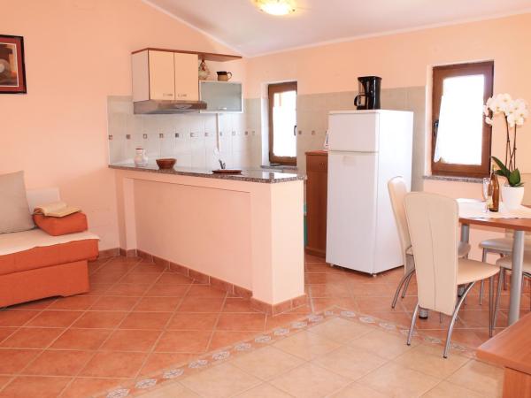 Apartments Villa Tre Marie : photo 5 de la chambre appartement 1 chambre confort avec balcon et vue sur mer