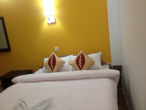 Bishnu Homestay : photo 3 de la chambre chambre double ou lits jumeaux deluxe - vue sur lac