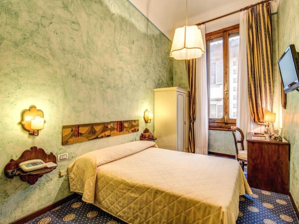 Hotel Croce Di Malta : photo 3 de la chambre chambre simple