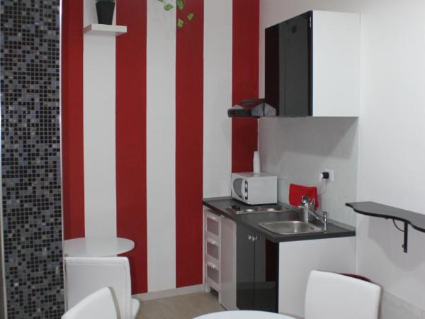 Central Hostel Milano : photo 2 de la chambre chambre simple avec salle de bains commune