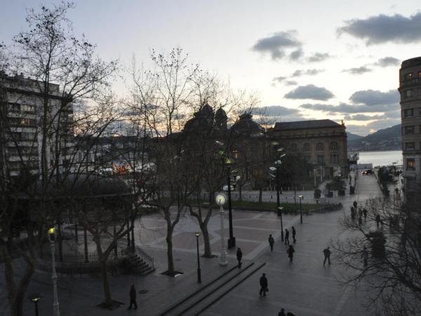 Pension Alameda : photo 3 de la chambre chambre familiale - vue sur mer