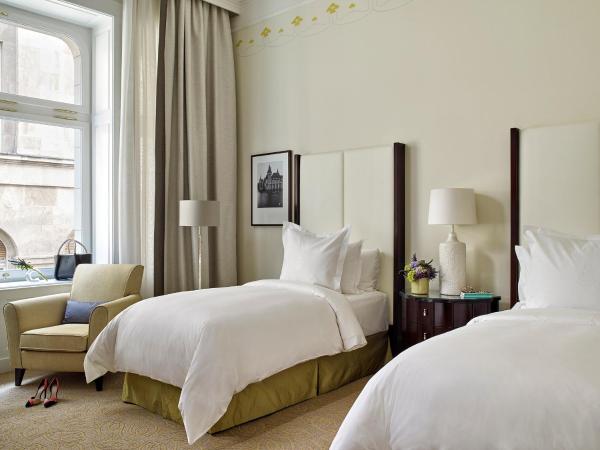 Four Seasons Hotel Gresham Palace Budapest : photo 3 de la chambre chambre avec 2 lits jumeaux - gresham