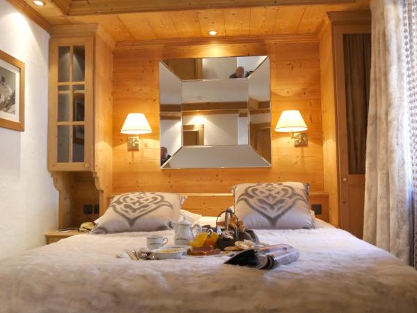 Hotel Tsanteleina : photo 2 de la chambre chambre double standard avec baignoire - vue sur village