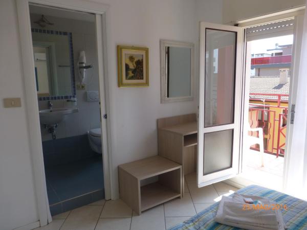 Hotel Madison : photo 6 de la chambre chambre double avec balcon