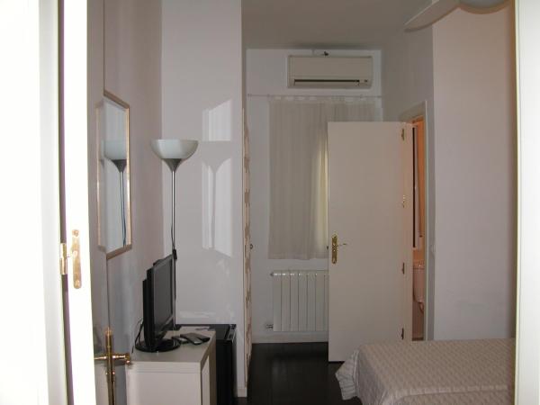 Hostal Goyal Pizarro : photo 2 de la chambre chambre double standard