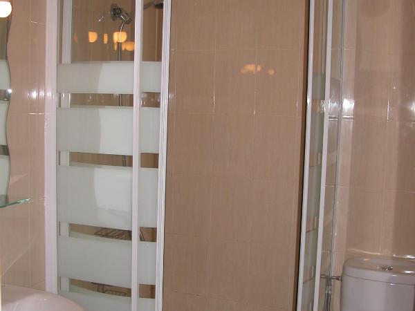 Hostal Goyal Pizarro : photo 8 de la chambre chambre simple avec salle de bains privative