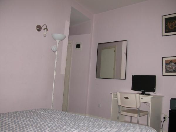 Hostal Goyal Pizarro : photo 4 de la chambre chambre double confort