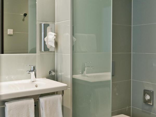 Super 8 by Wyndham Munich City North : photo 6 de la chambre chambre double standard