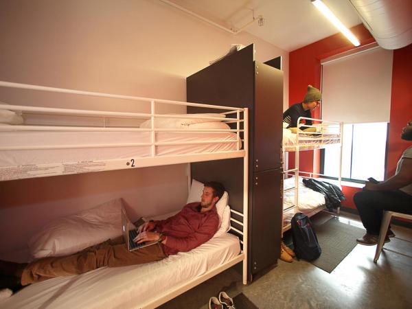 HI Boston Hostel : photo 3 de la chambre lit dans dortoir pour hommes de 4 lits