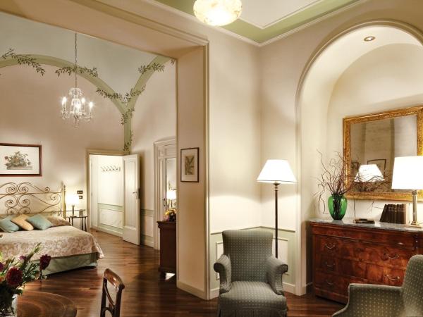 Grand Hotel Excelsior Vittoria : photo 7 de la chambre suite junior de luxe - vue sur mer 