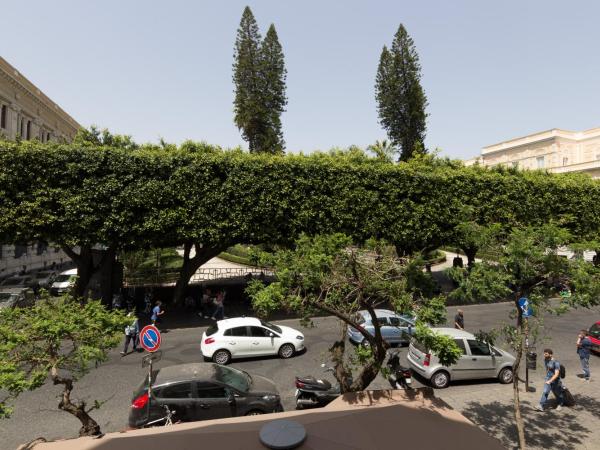 Etna Suite Group : photo 7 de la chambre chambre triple - vue sur jardin