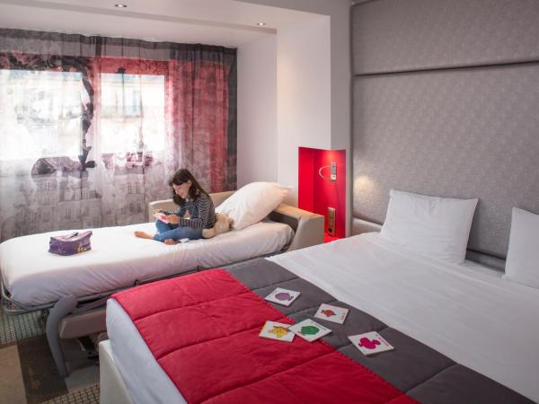 Mercure Paris Montmartre Sacré Coeur : photo 2 de la chambre chambre lit king-size supérieure avec canapé-lit