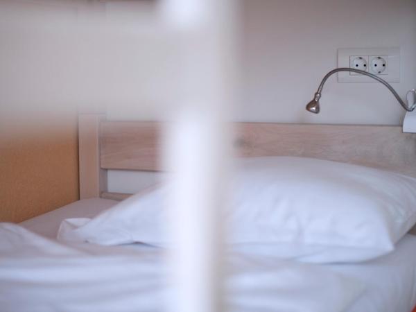 Windward Hostel Zadar : photo 6 de la chambre chambre double avec salle de bains privative