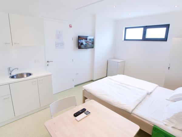 Windward Hostel Zadar : photo 2 de la chambre chambre lit king-size deluxe