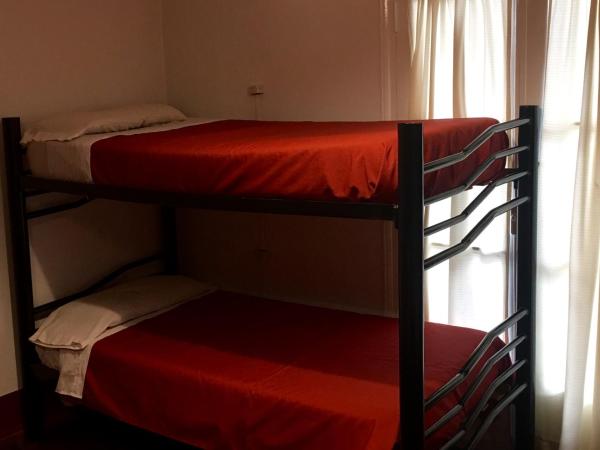 Hostel Lagares : photo 5 de la chambre lit simple dans dortoir à 6 lits