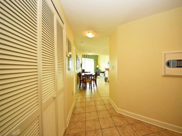 Holiday Sands at South Beach : photo 2 de la chambre condo 2 chambres avec 2 salles de bains, 1 lit king-size, 2 lits queen-size et 1 canapé-lit - t20 - côté océan 