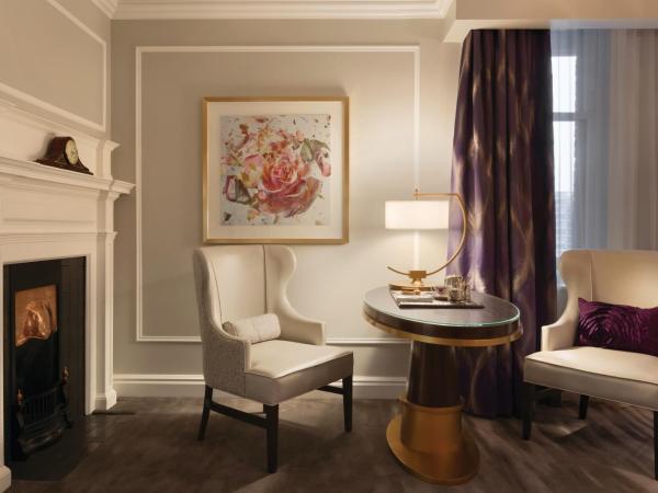 Fairmont Empress Hotel : photo 2 de la chambre hébergement lit king-size deluxe fairmont gold - vue sur ville