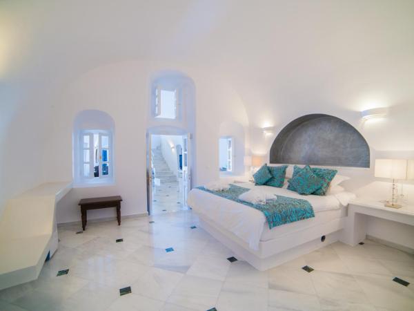 Anteliz Suites : photo 1 de la chambre suite de maître avec vue sur la caldeira