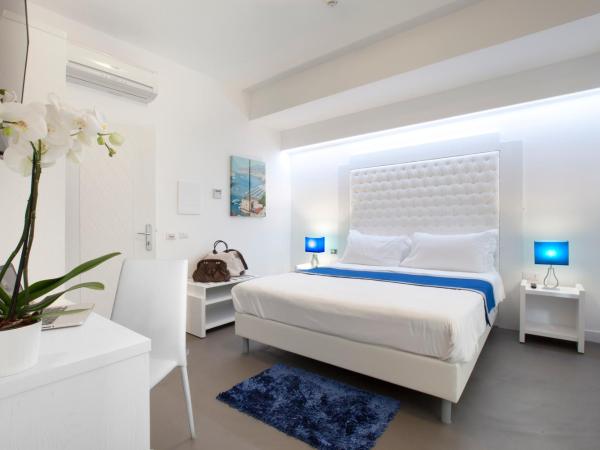 Hotel Tasso Suites & Spa : photo 4 de la chambre chambre double ou lits jumeaux classique