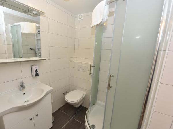 Pansion Karoca : photo 4 de la chambre chambre double avec balcon - vue sur mer - 1