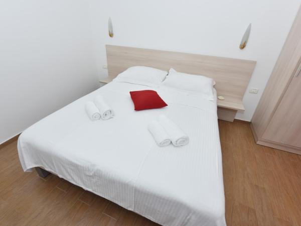 Pansion Karoca : photo 1 de la chambre chambre double avec balcon - vue sur mer - 1