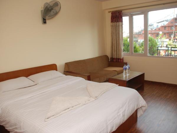 Kathmandu Madhuban Guest House : photo 7 de la chambre chambre deluxe double ou lits jumeaux