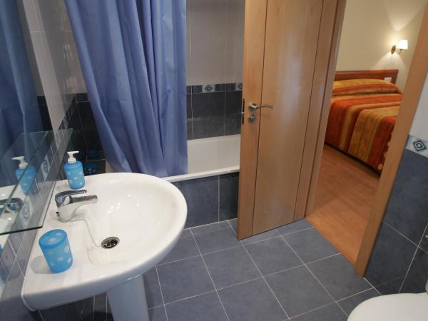 Hostal Hispanico II : photo 3 de la chambre chambre lits jumeaux