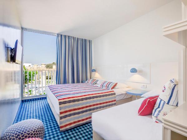 Amadria Park Kids Hotel Andrija : photo 3 de la chambre chambre double ou lits jumeaux avec vue sur cour (2 adultes + 1 enfant)
