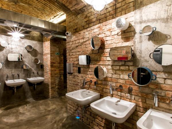 Czech Inn : photo 5 de la chambre lit superposé dans dortoir mixte de 34 lits au sous-sol