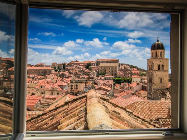 Apartments St. Michel : photo 1 de la chambre chambre triple deluxe - vue sur mer