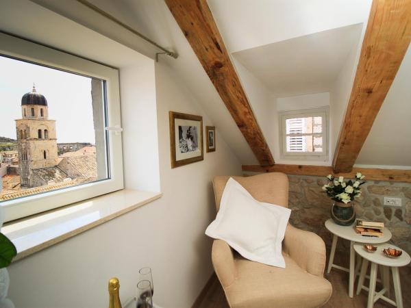 Apartments St. Michel : photo 5 de la chambre chambre triple deluxe - vue sur mer